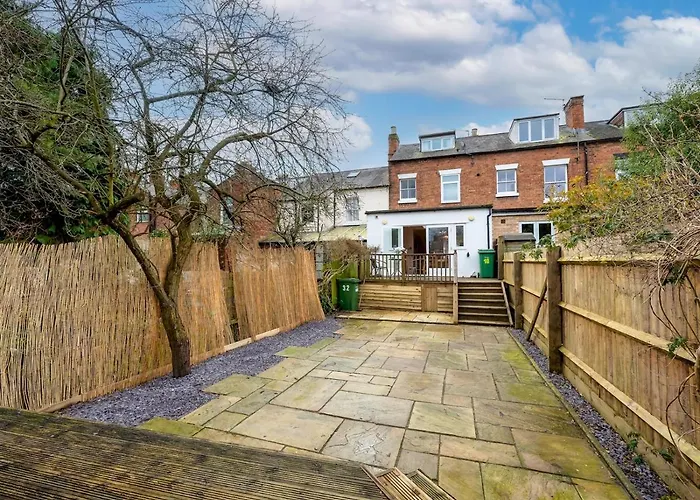 Pass The Keys 3 Storey Townhouse