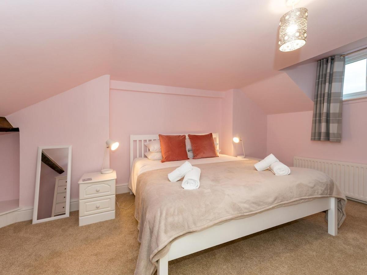 Pass The Keys 3 Storey Townhouse Holiday home