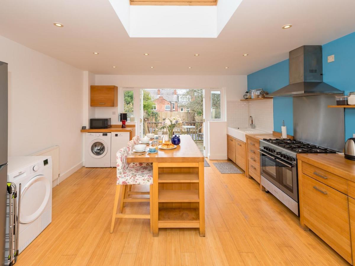 Pass The Keys 3 Storey Townhouse *
