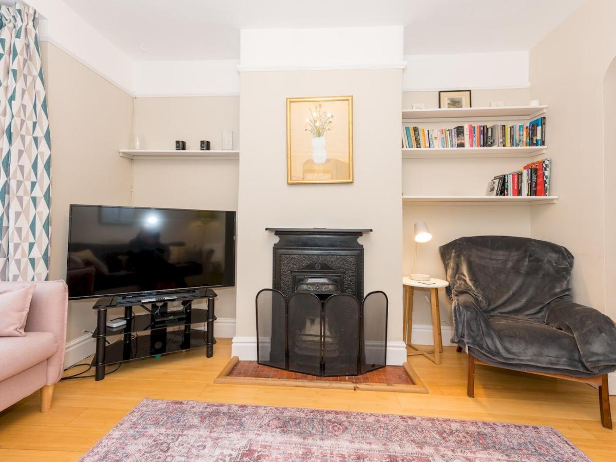 Pass The Keys 3 Storey Townhouse Holiday home